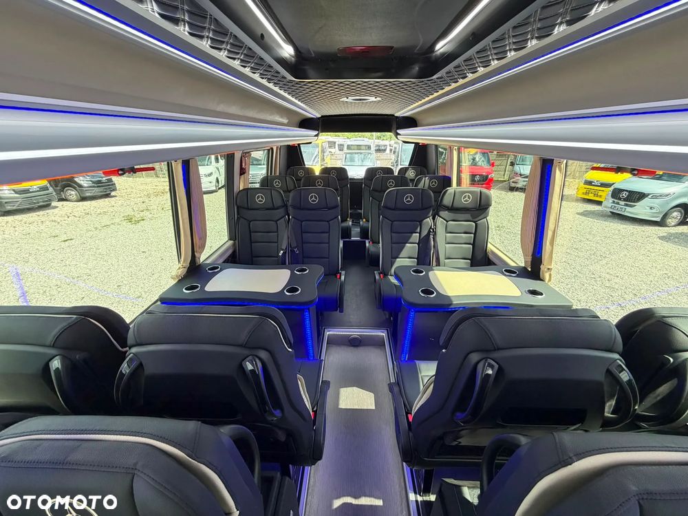 Mercedes-Benz Sprinter 519 - 25