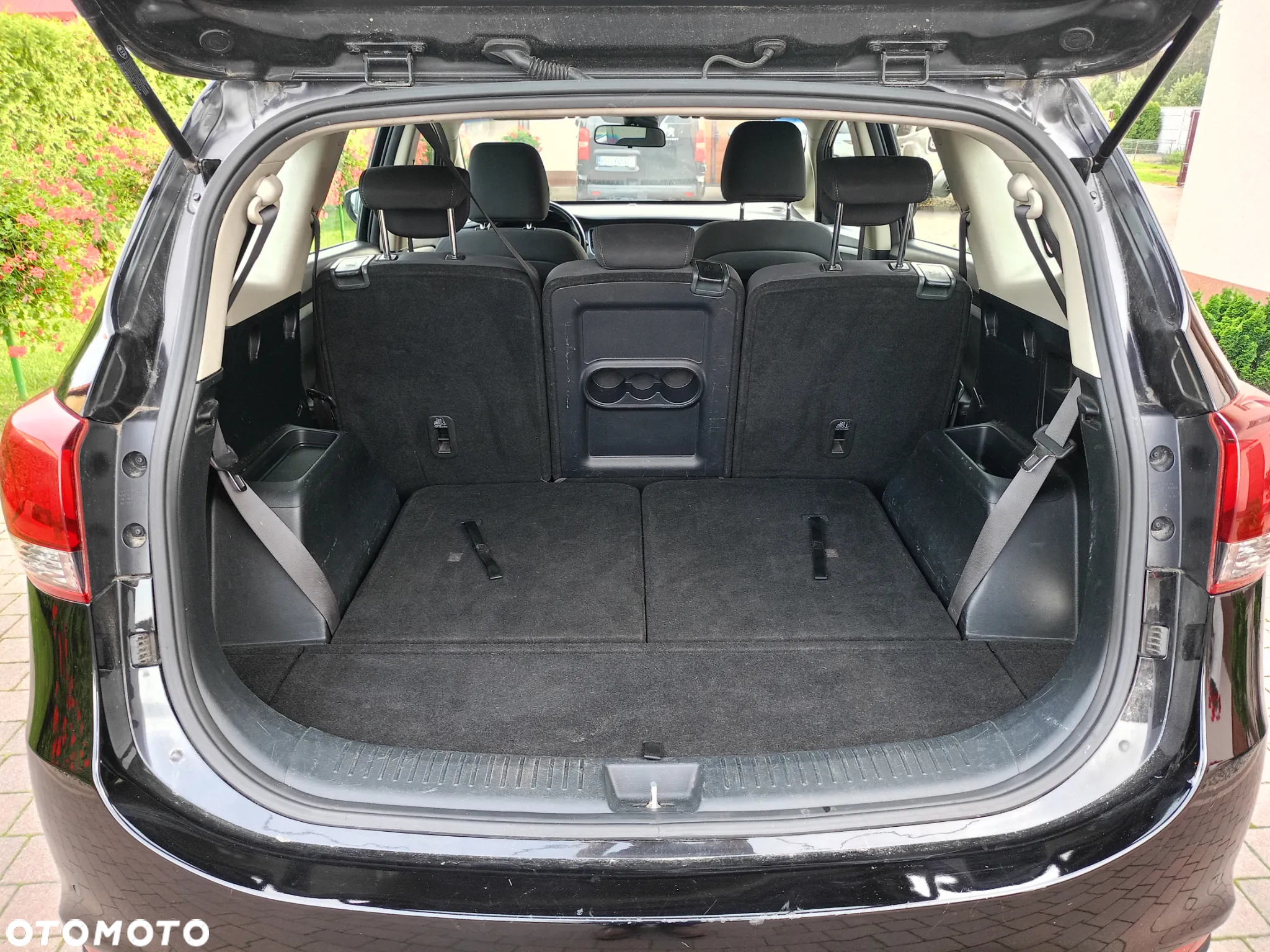 Kia Carens 1.7 CRDi XL 7os - 12