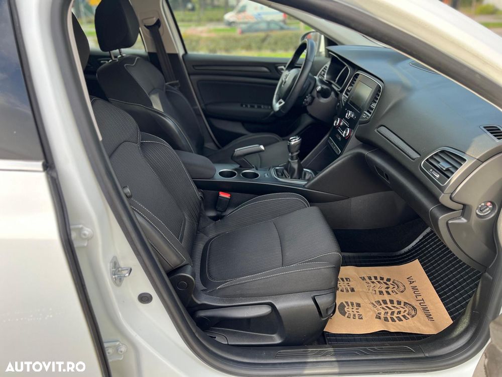 Renault Megane TCe GPF Business - 19
