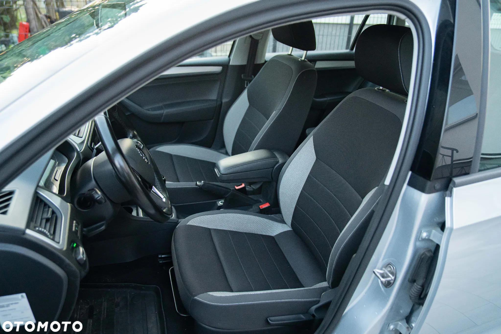 Skoda RAPID Spb 1.0 TSI Ambition - 8
