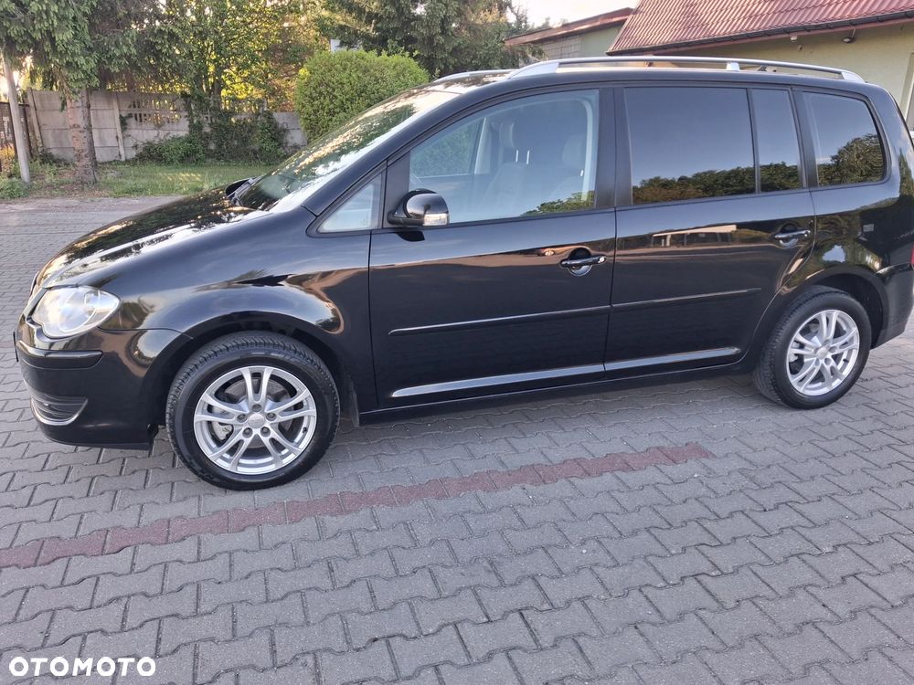 Volkswagen Touran 2.0 TDI DPF Trendline - 11