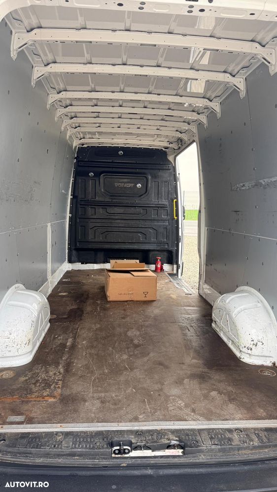 Volkswagen Crafter 3.5 CD Bena L4 FWD 103kW - 3