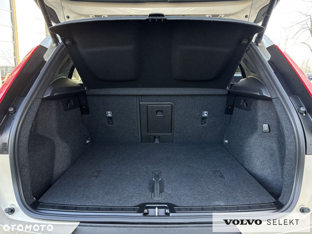 Volvo XC 40 - 25