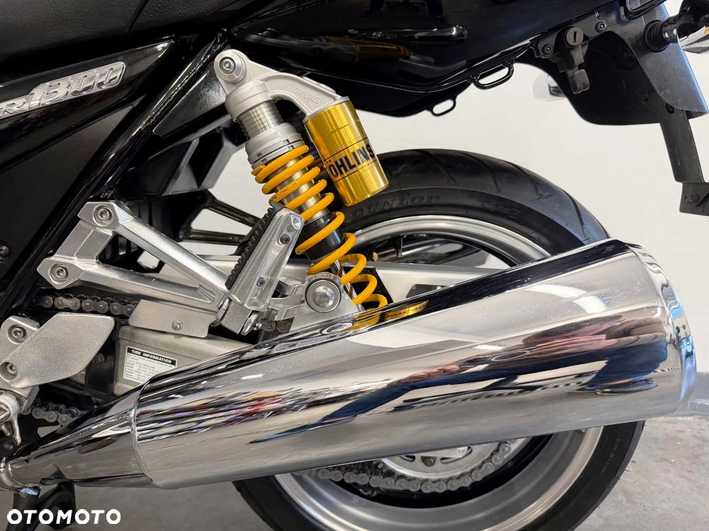 Yamaha XJR - 14