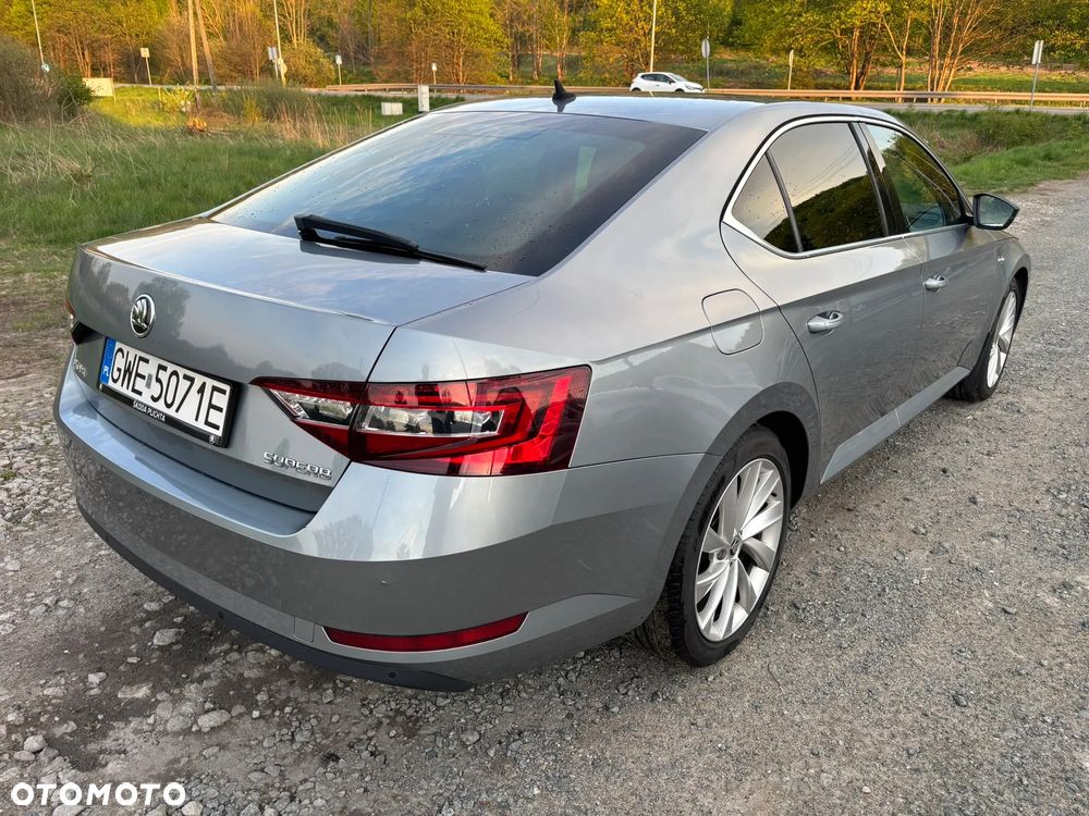 Skoda Superb 2.0 TDI L&K - 7