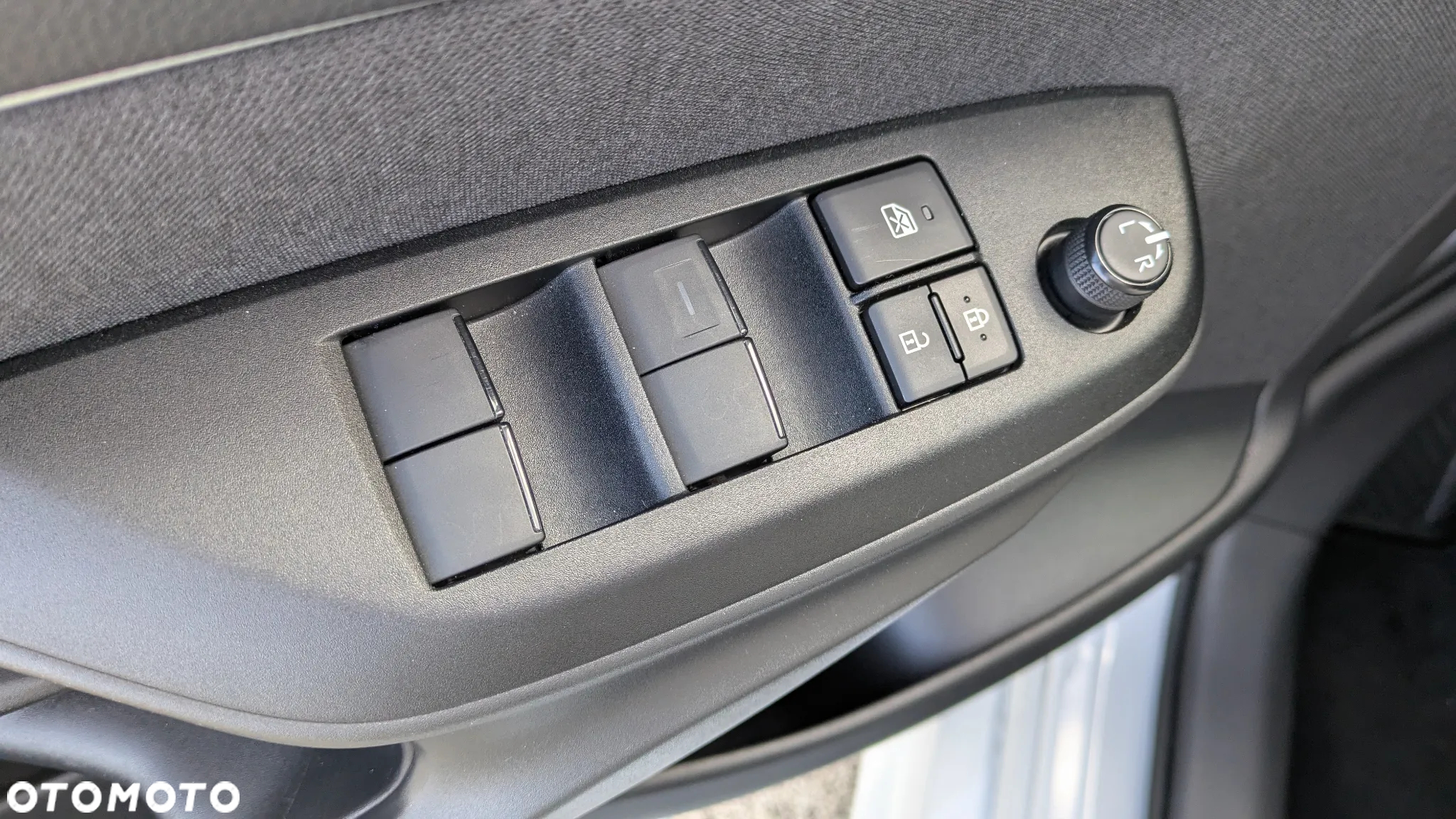 Toyota Yaris Hybrid 1.5 Style - 16