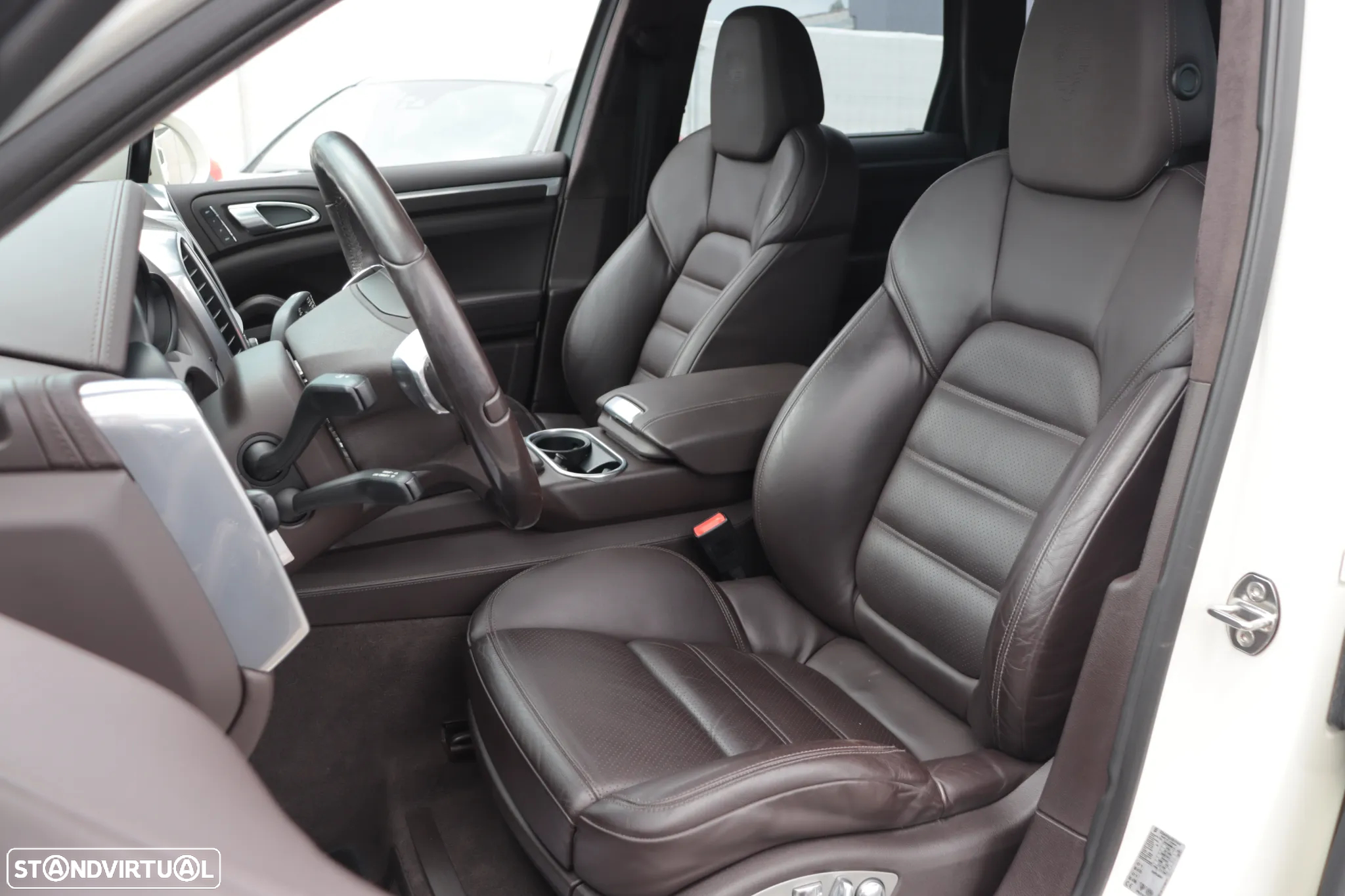 Porsche Cayenne Turbo - 13