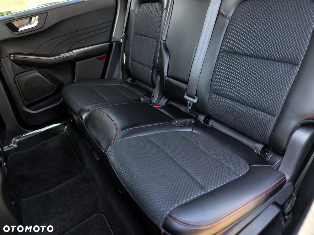 Ford Escape 2.0 EcoBoost AWD Titanium - 24