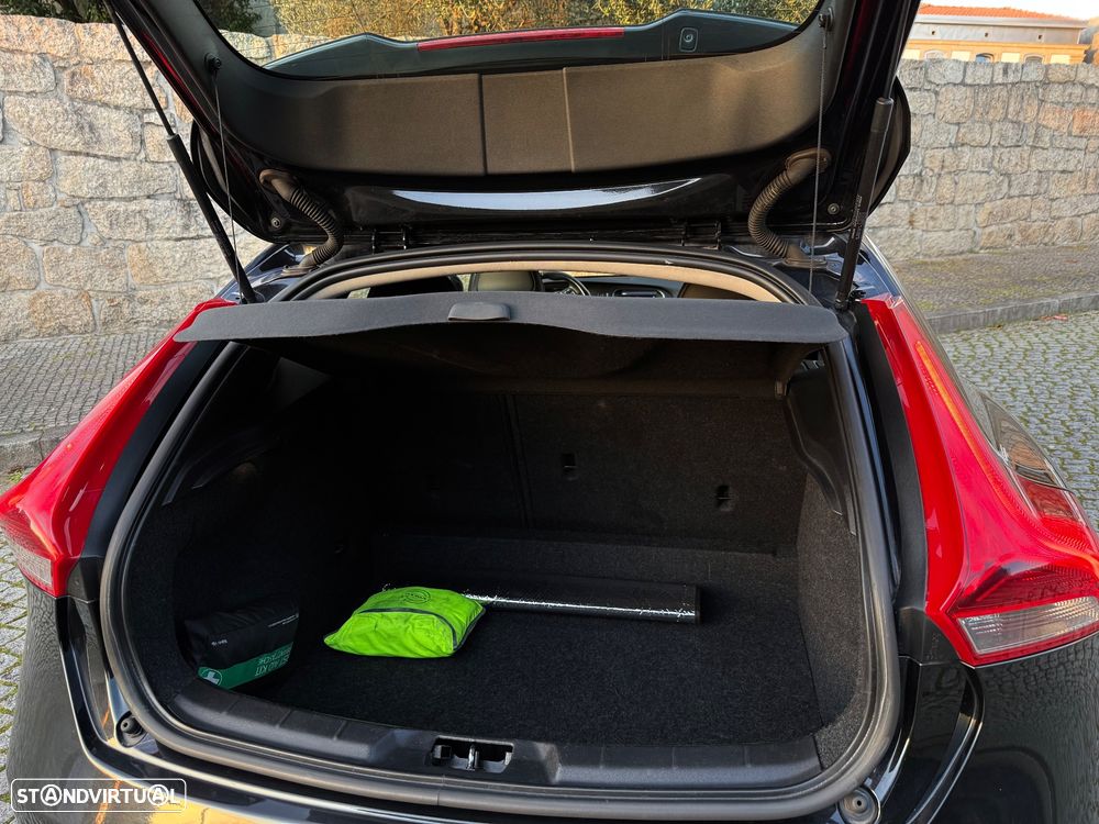 Volvo V40 1.6 D2 Momentum - 36