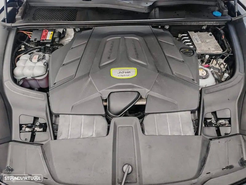 Porsche Cayenne Coupé E-Hybrid - 33