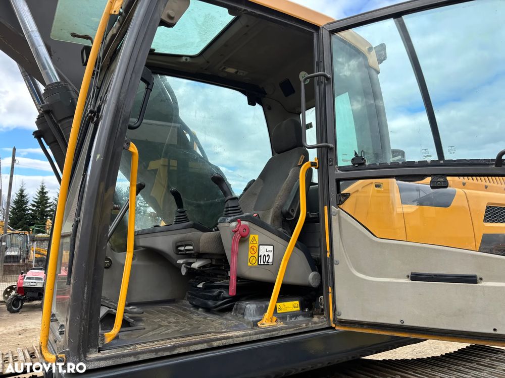 Volvo EC220DL - 14