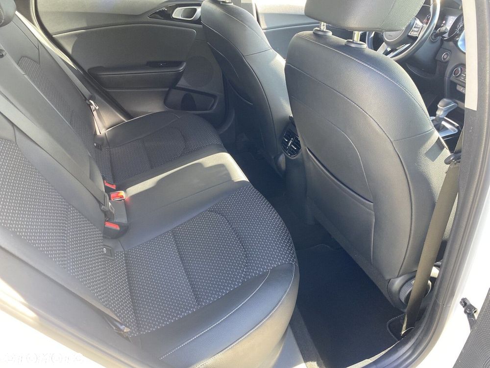 Kia XCeed - 14