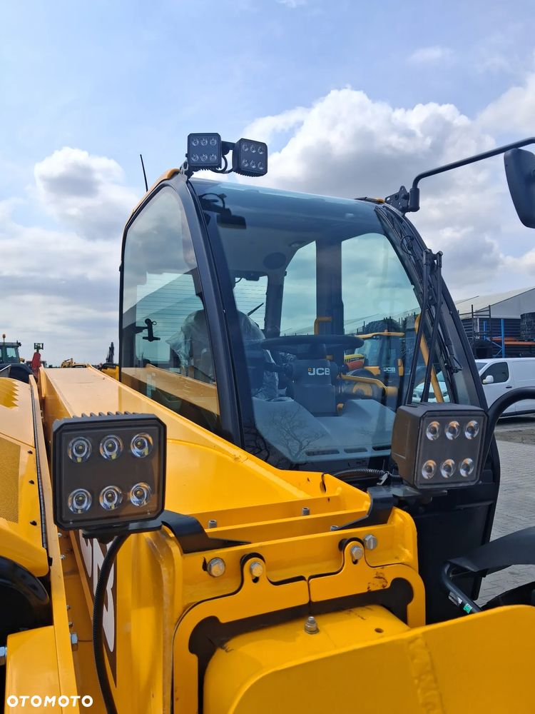 JCB 542 - 70 AGRI SUPER DUALTECH VT - 13