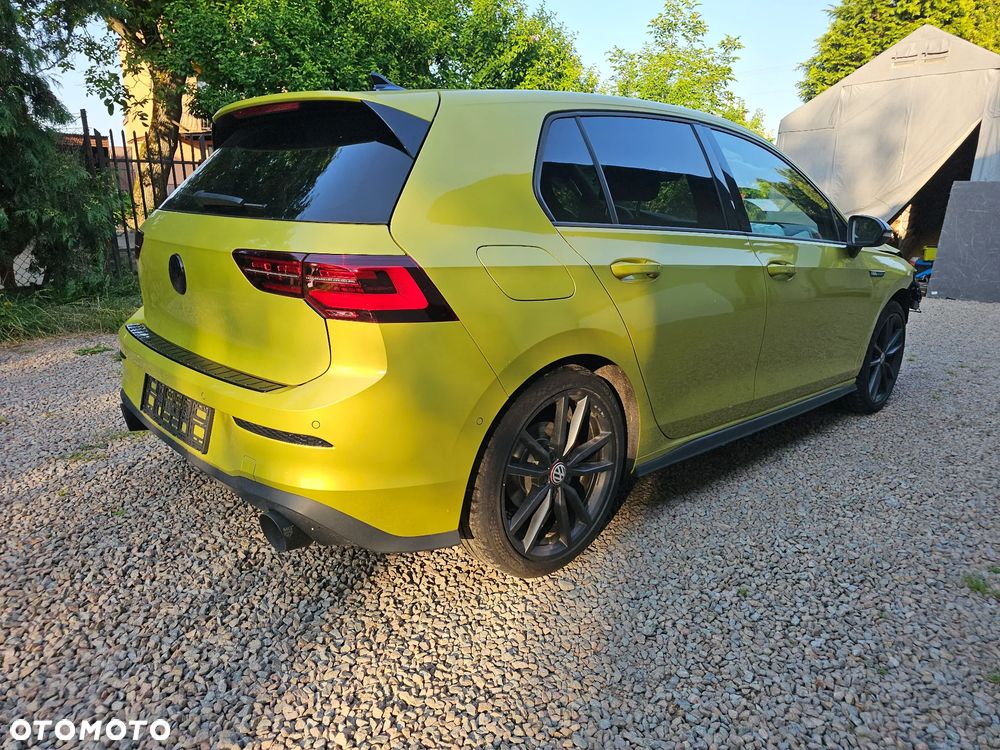 Volkswagen Golf - 1