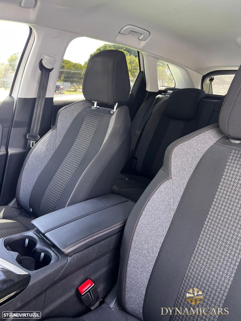 Peugeot 3008 1.2 PureTech Allure EAT8 - 4