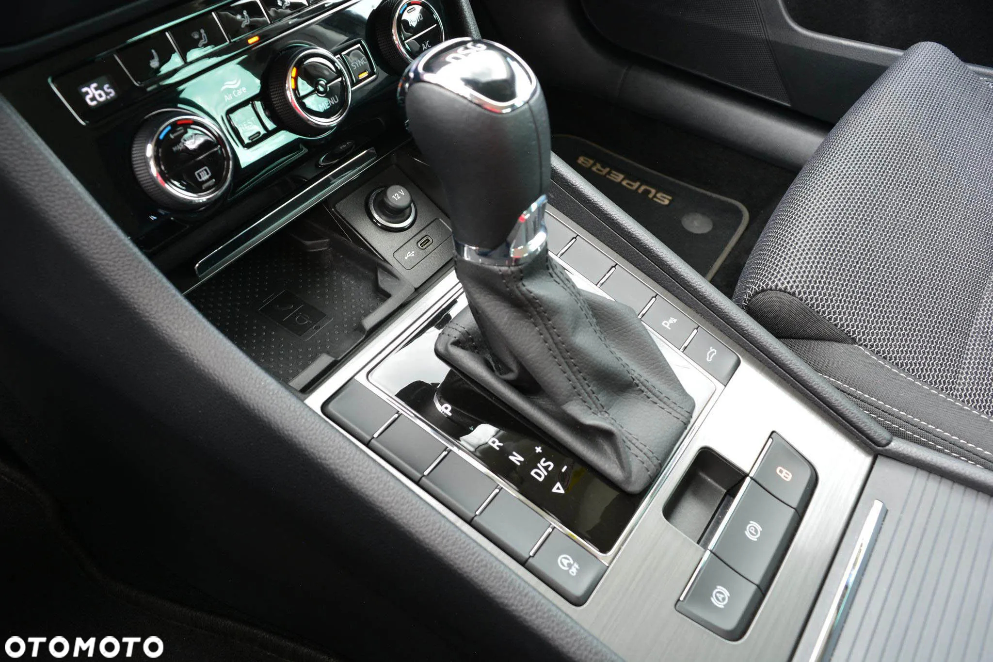Skoda Superb 2.0 TDI SCR Style DSG - 26