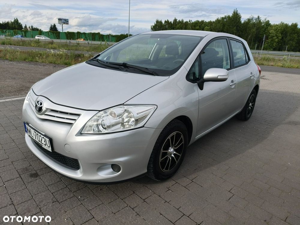 Toyota Auris - 1