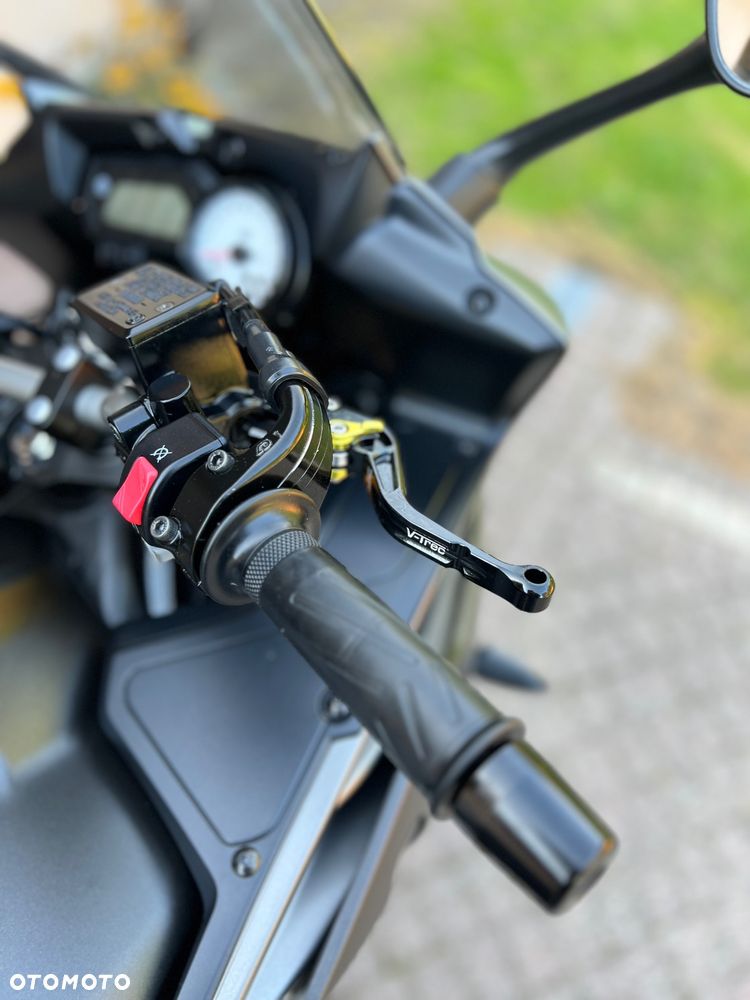 Yamaha FZ8 - 16