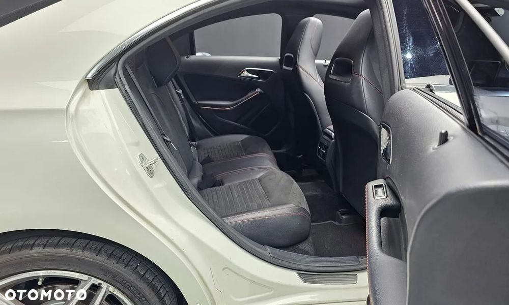 Mercedes-Benz CLA - 11