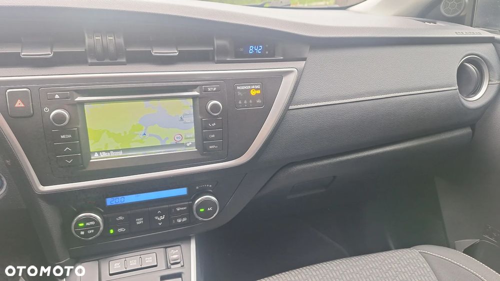 Toyota Auris - 14