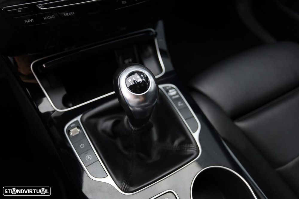Mercedes-Benz C 200 d AMG Line — fotografia 9