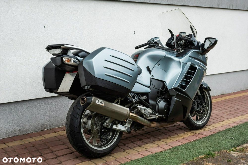 Kawasaki GTR - 4