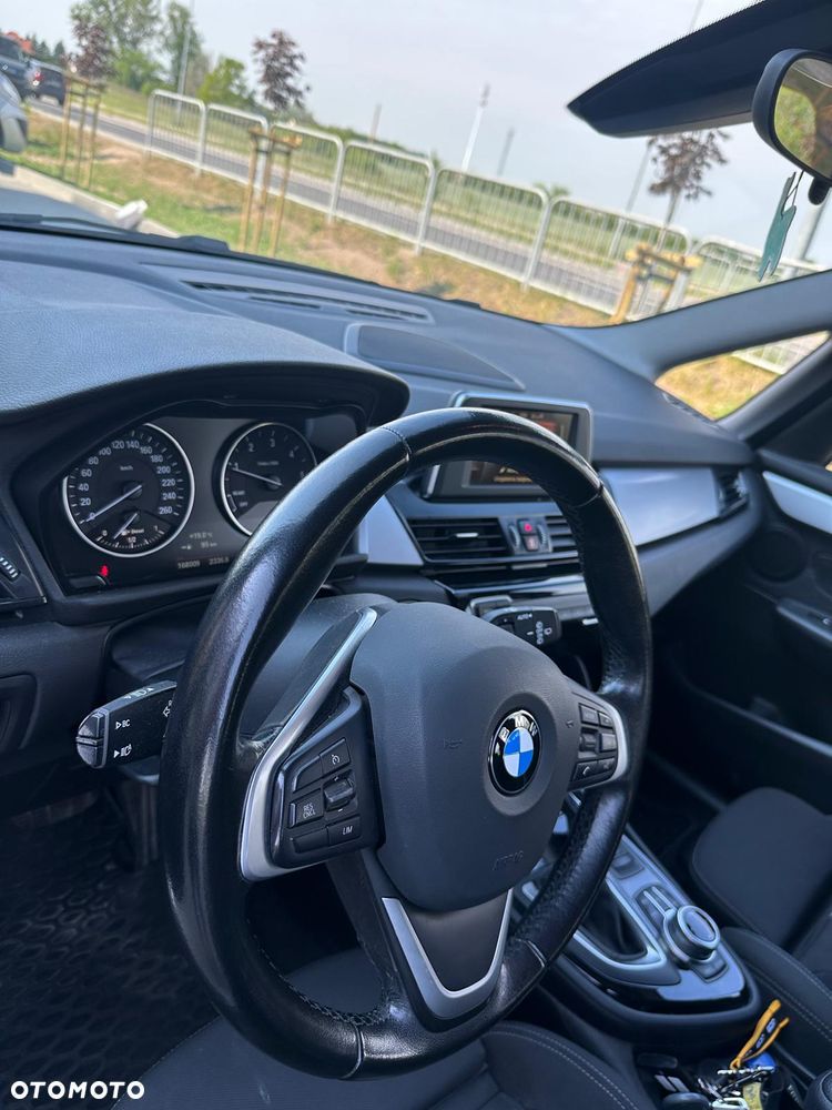 BMW Seria 2 218d - 8