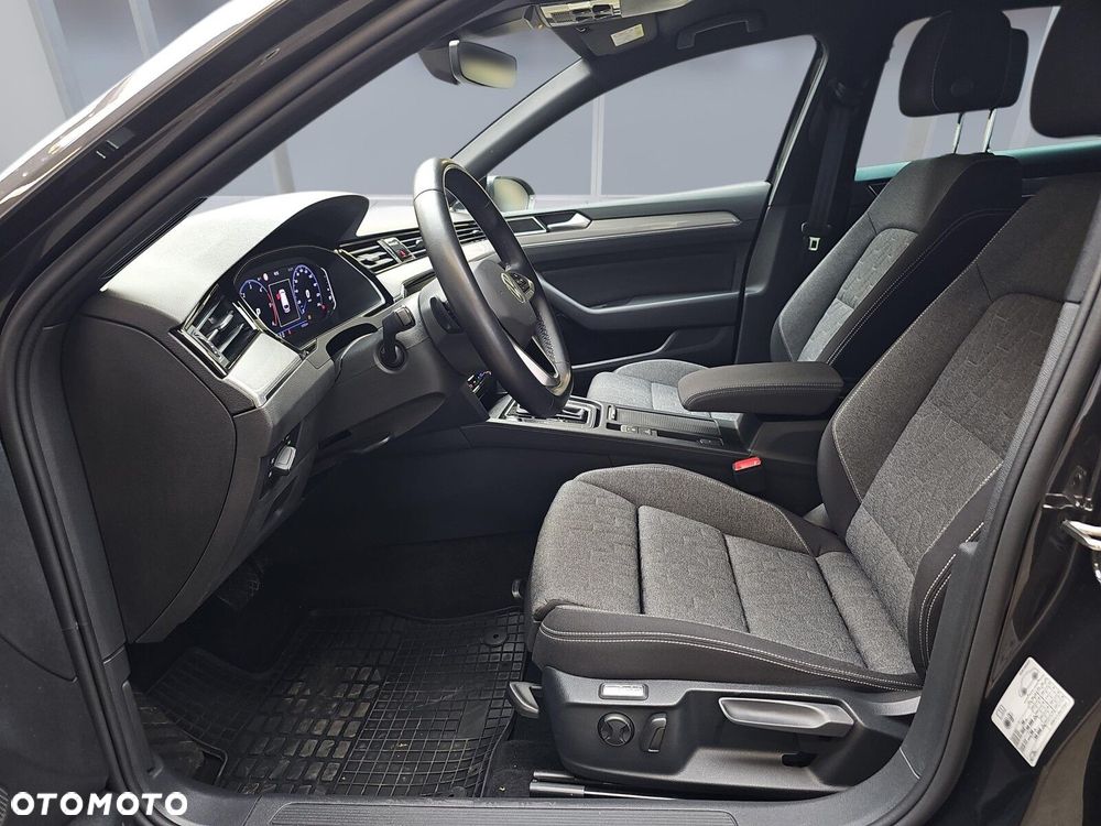 Volkswagen Passat - 9