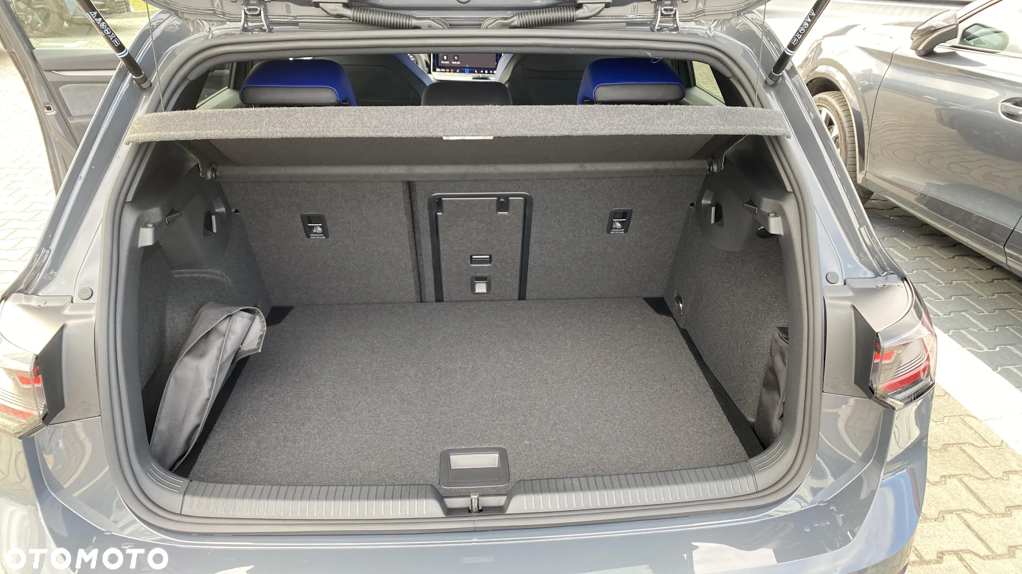 Volkswagen Golf VIII 2.0 TSI 4Motion R Black Edition DSG - 22