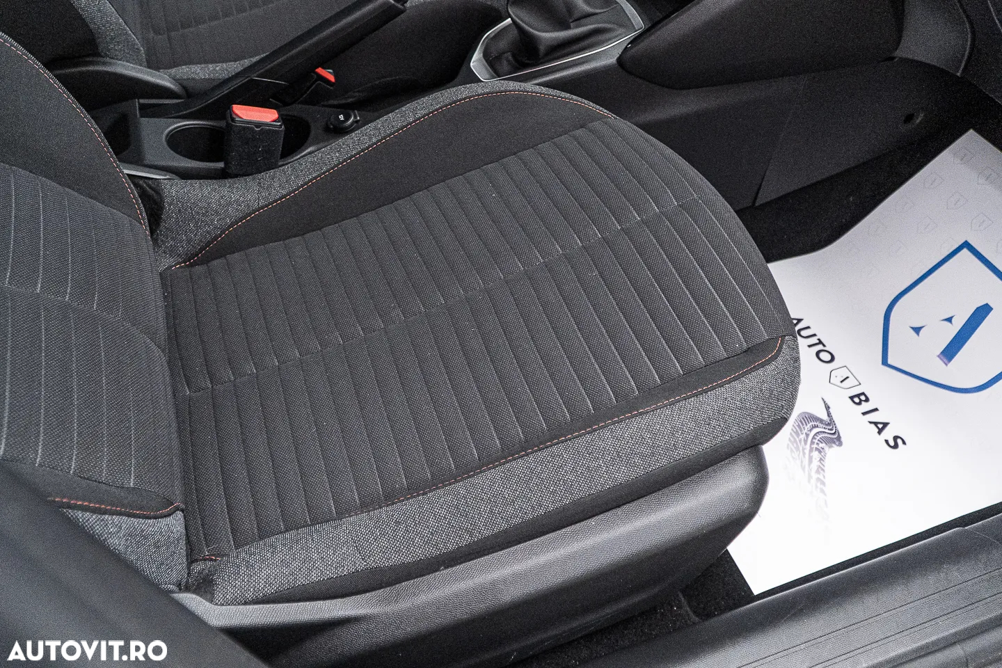 Peugeot 208 1.2L PureTech 100 S&S BVM6 Allure - 39
