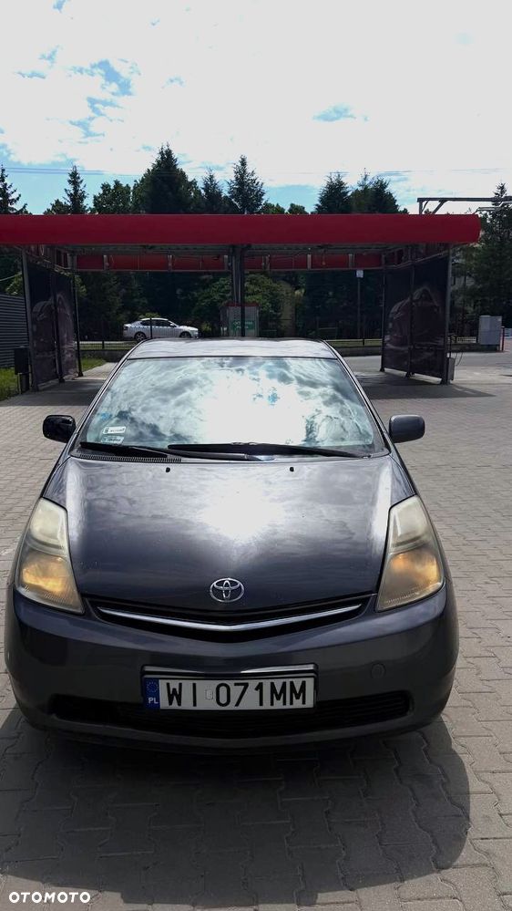 Toyota Prius - 3