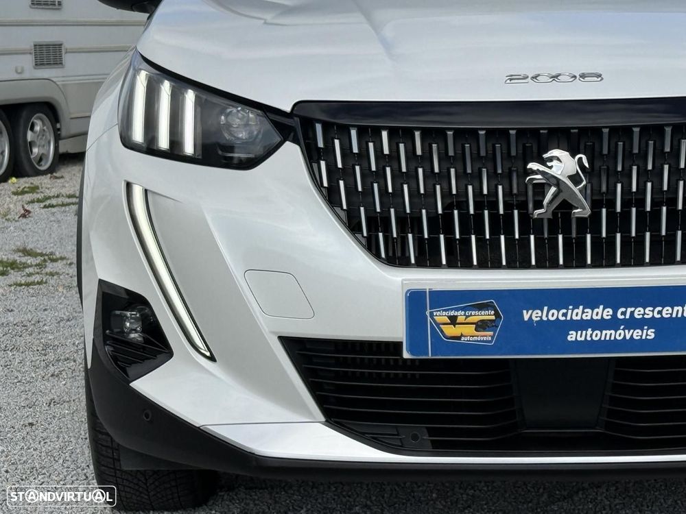 Peugeot 2008 1.2 PureTech GT EAT8 - 5