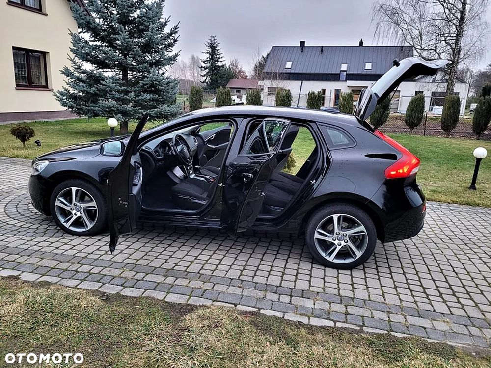 Volvo V40 T2 Momentum - 9