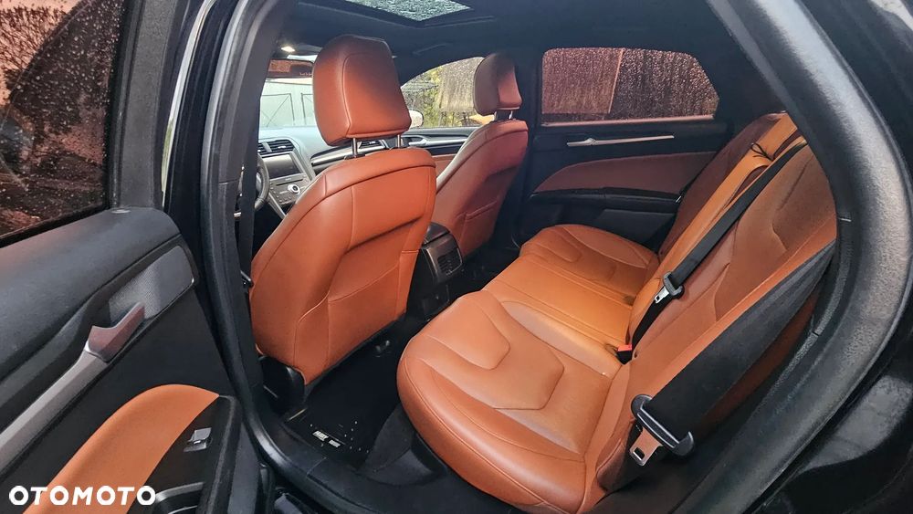 Ford Fusion - 19