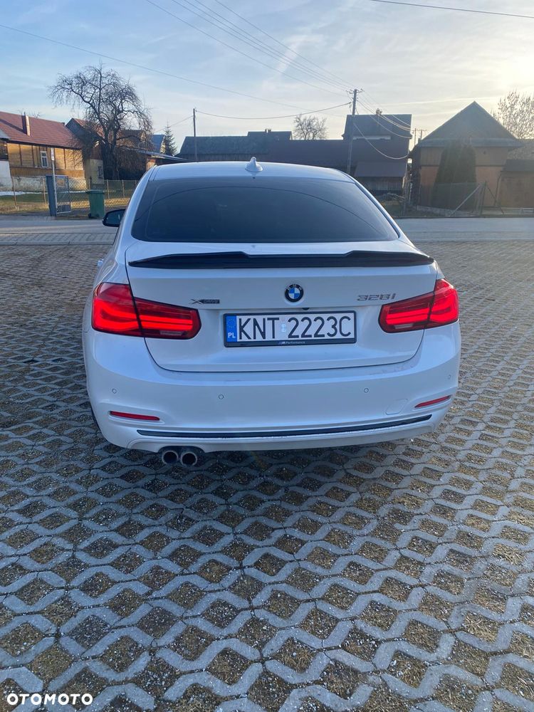 BMW Seria 3 328i Luxury Line - 3