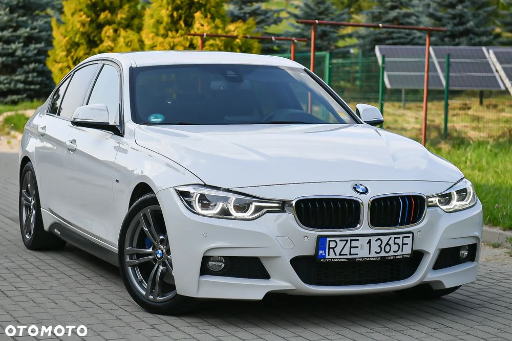 BMW Seria 3 320d M Sport - 9
