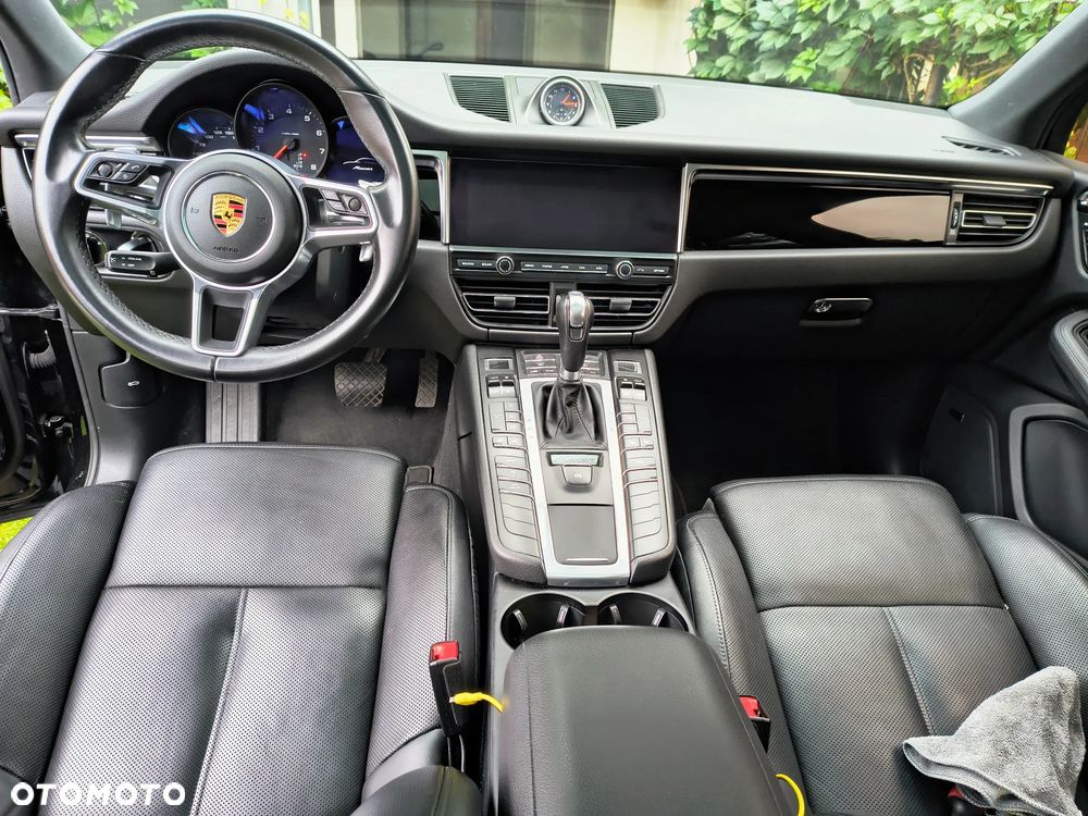 Porsche Macan Standard - 26