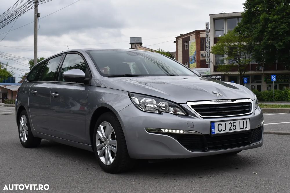 Peugeot 308 - 1