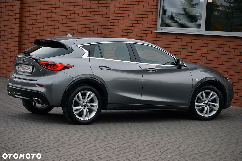 Infiniti Q30 2.2d DCT AWD City Black Edition - 35