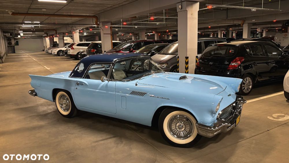 Ford Thunderbird - 31