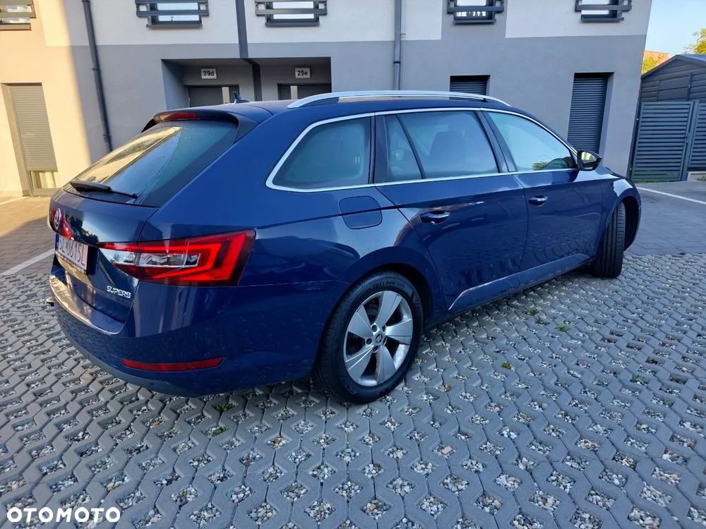 Skoda Superb 2.0 TDI Premium Edition - 14