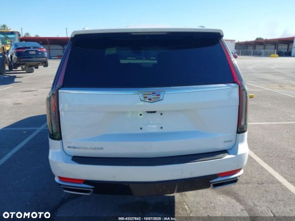 Cadillac Escalade - 8