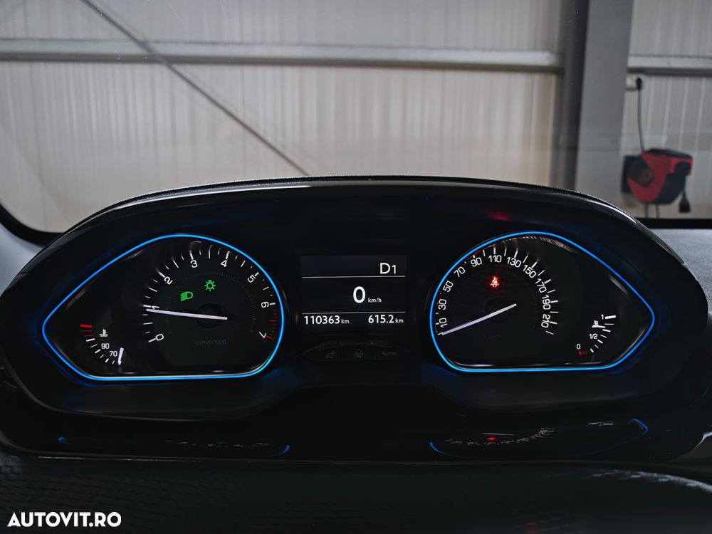Peugeot 2008 PureTech 110 GPF Stop&Start EAT6 Allure - 24