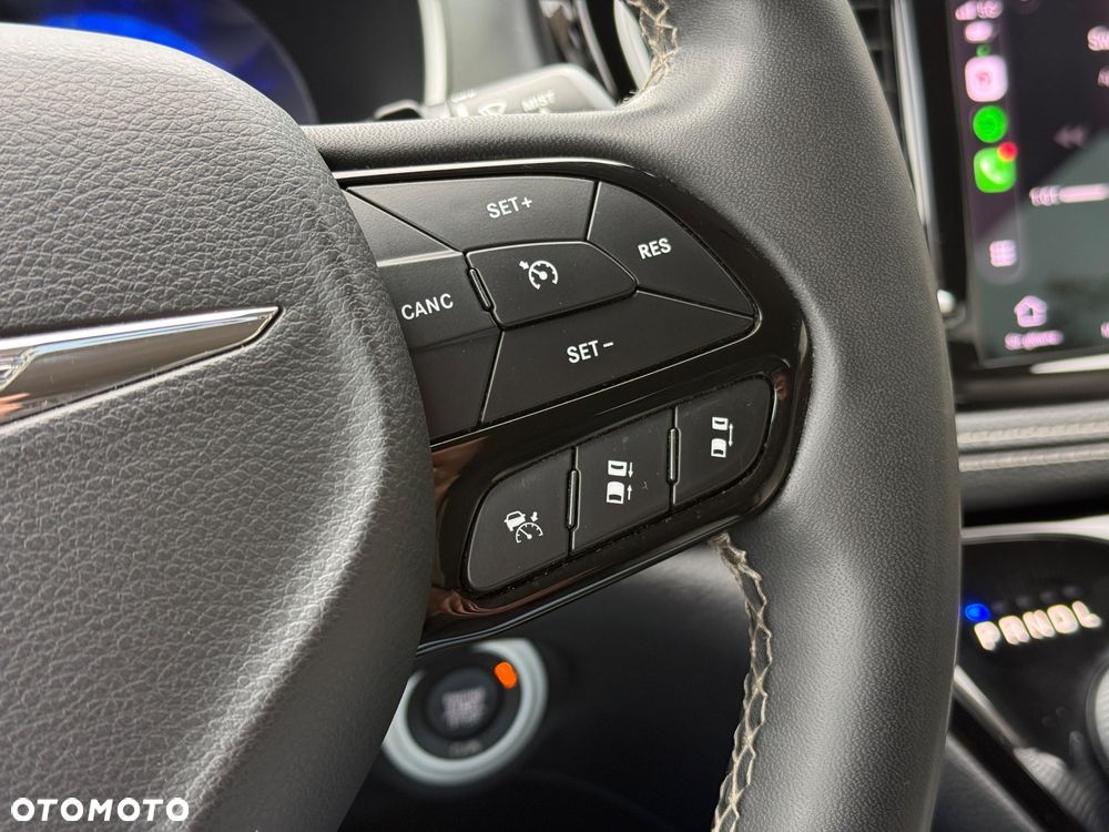 Chrysler Pacifica - 17