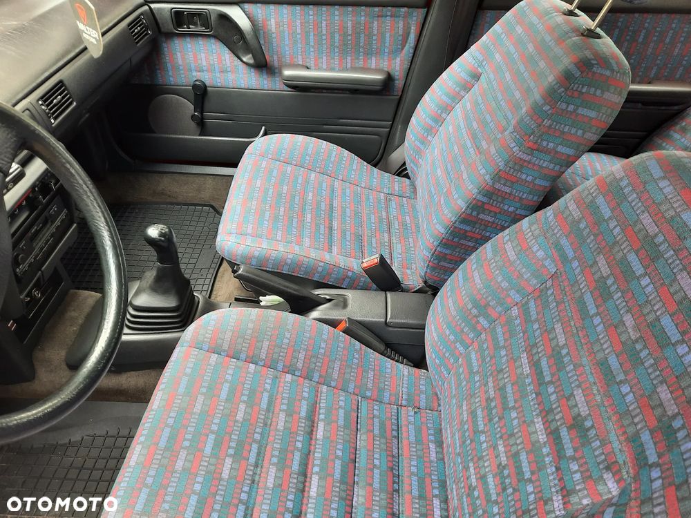 Mazda 323 1.7 D LX - 9