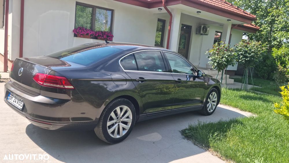 Volkswagen Passat - 8