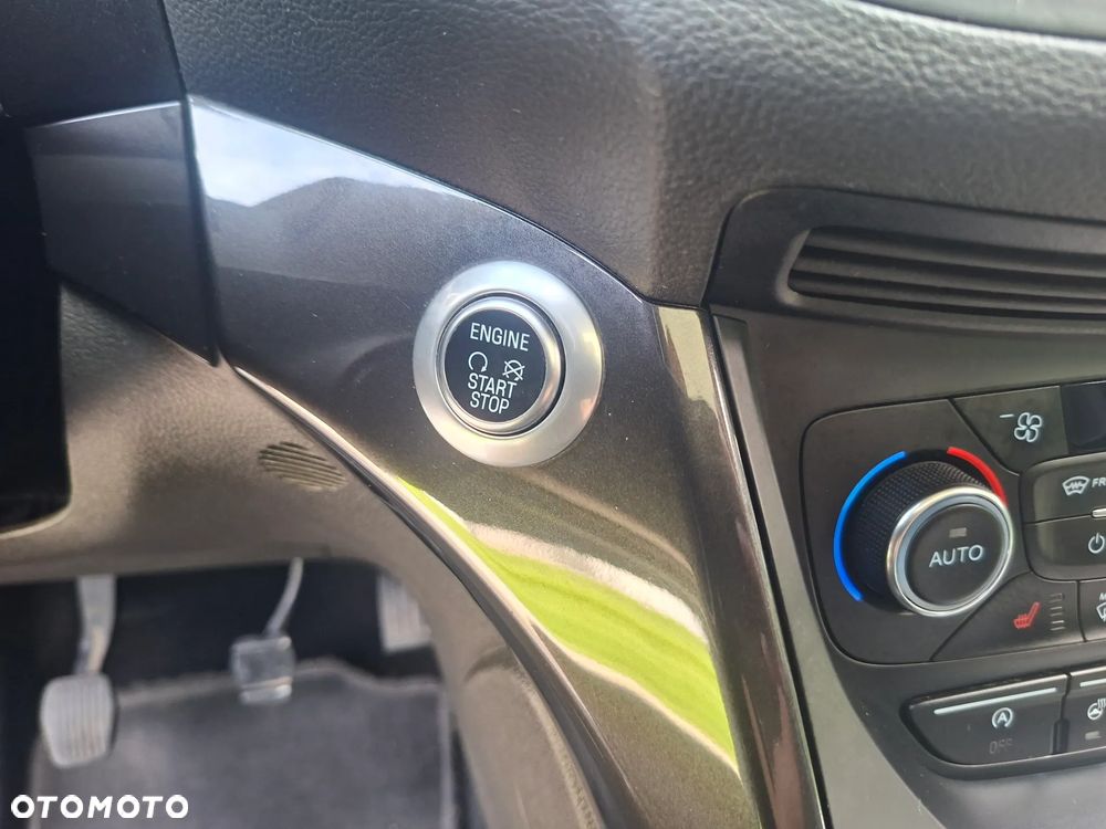 Ford Grand C-MAX - 11