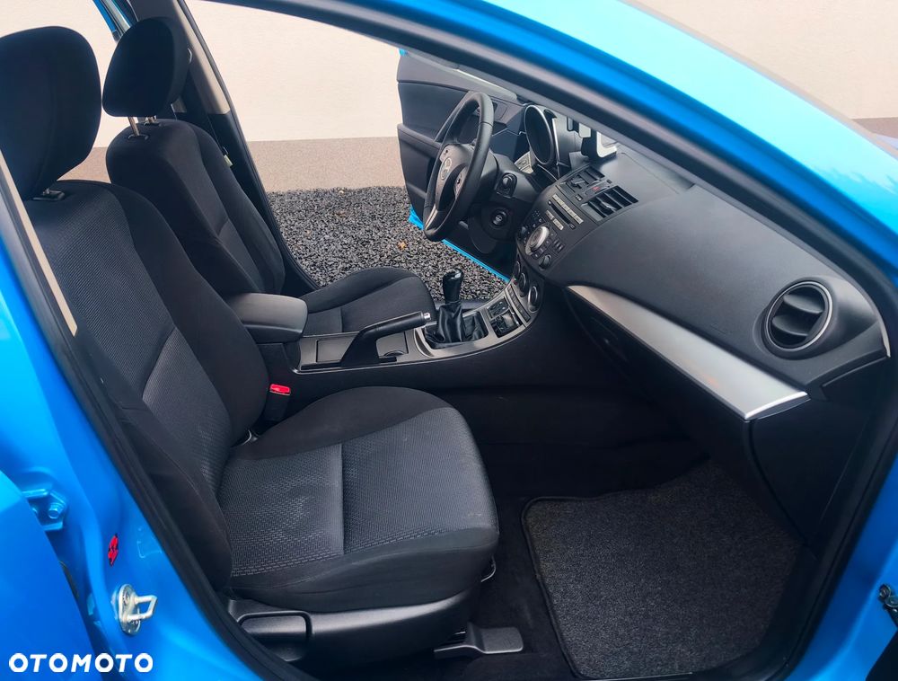 Mazda 3 1.6 Exclusive + - 8