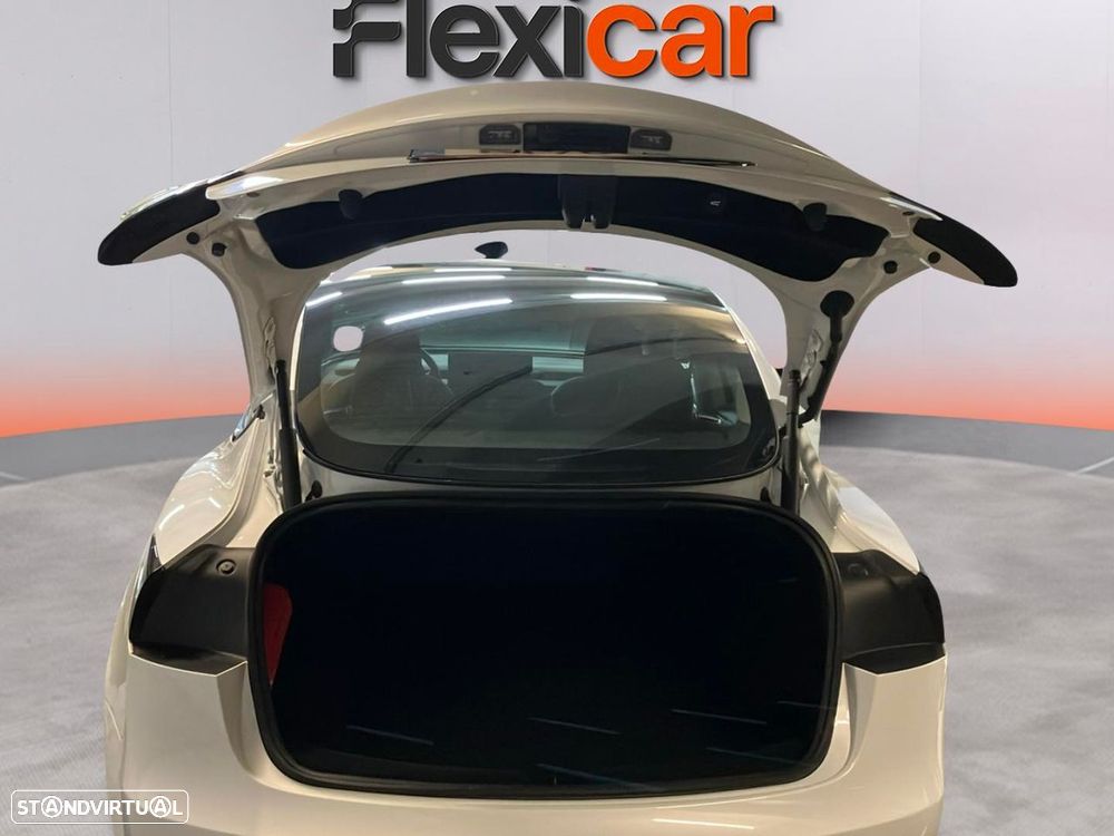 Tesla Model 3 - 18