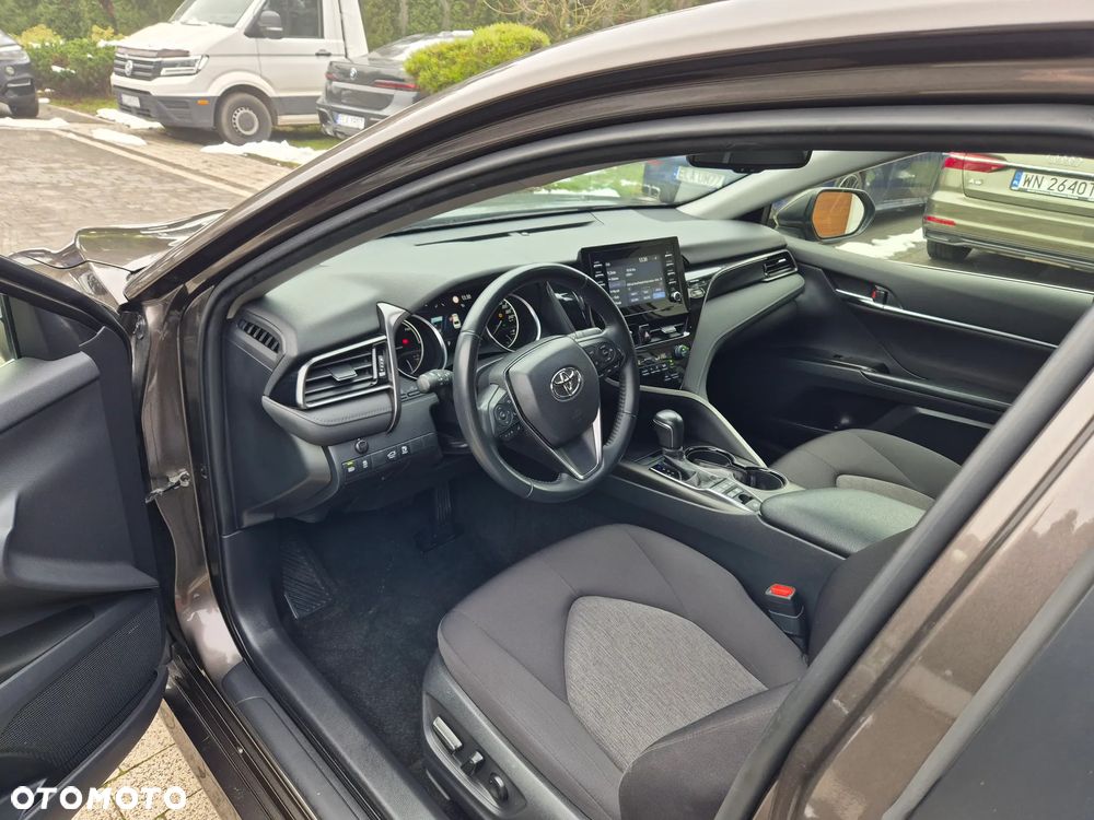 Toyota Camry 2.5 Hybrid Comfort CVT - 26